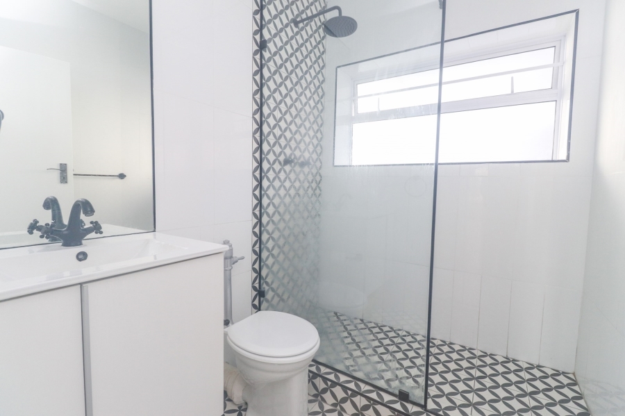 1 Bedroom Property for Sale in Sea Point Western Cape